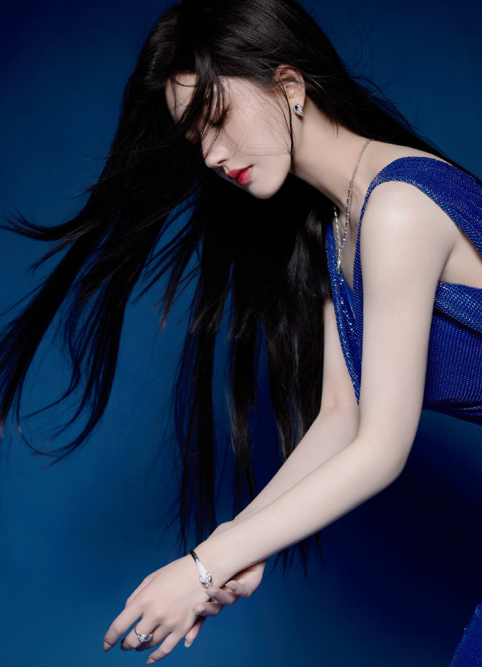 女班长晚上求我桶她的